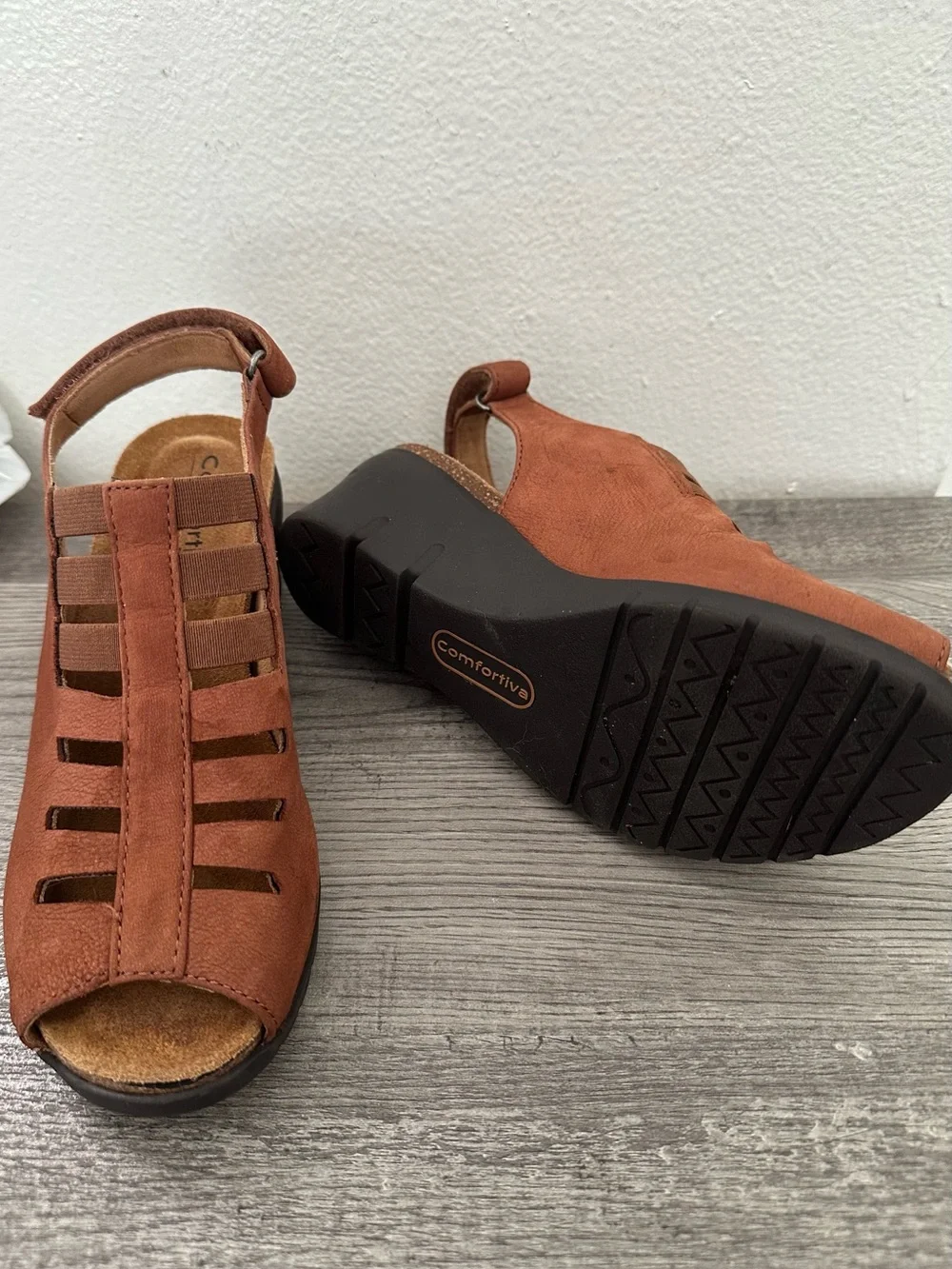Alana  Comfortiva Women's Rust Brown Wedge Sandals Size 6